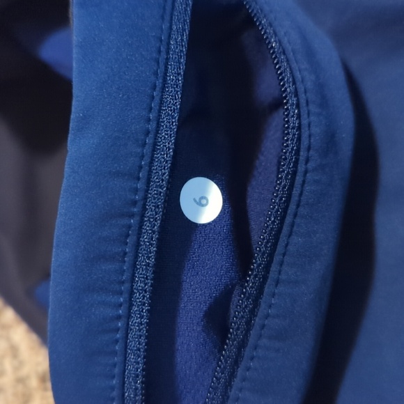 Lululemon Rain Repellent Tight - Picture 6 of 7